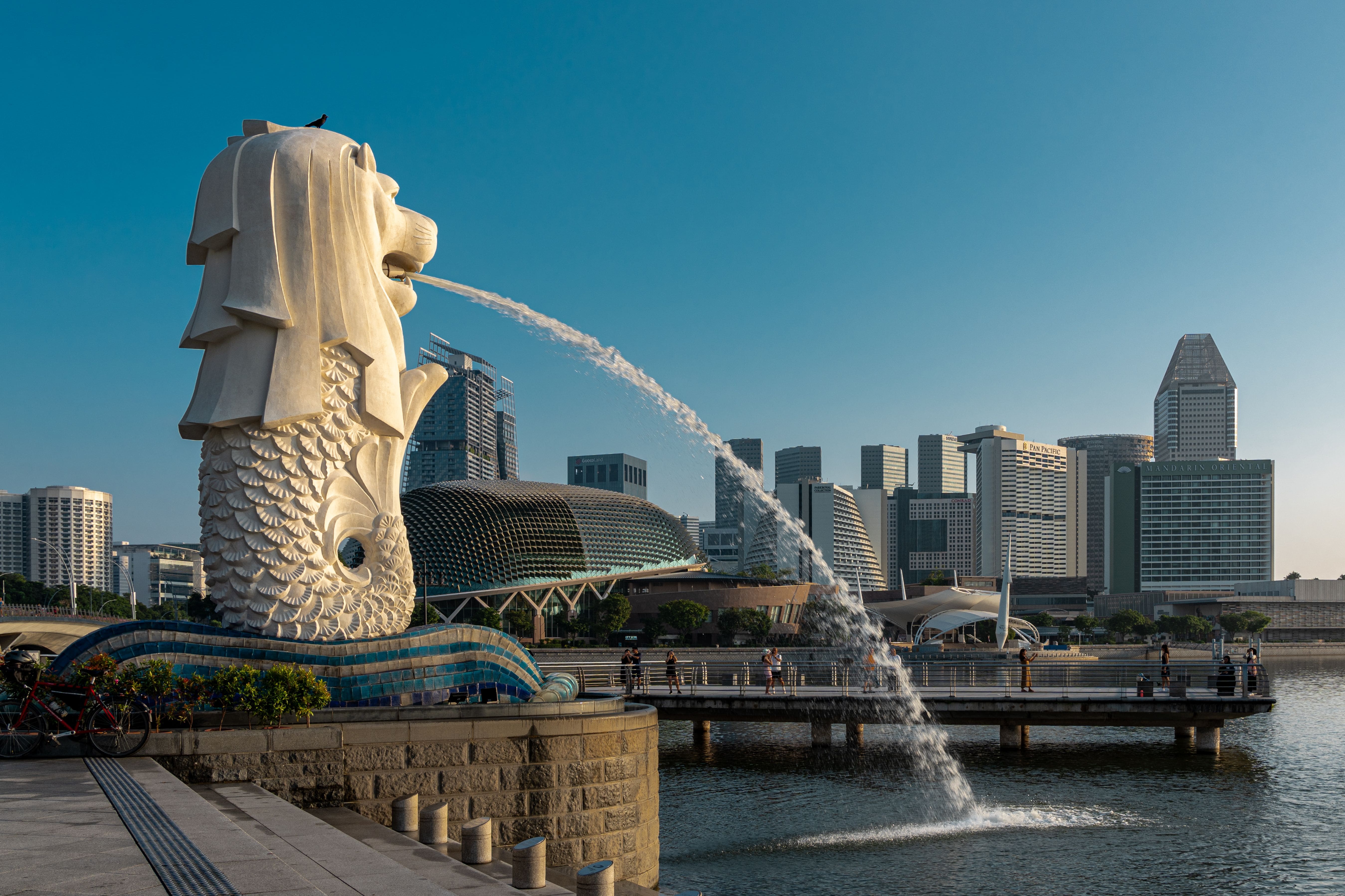 Merlion Park: Ikon Singapura dengan Pemandangan Marina Bay yang Memukau